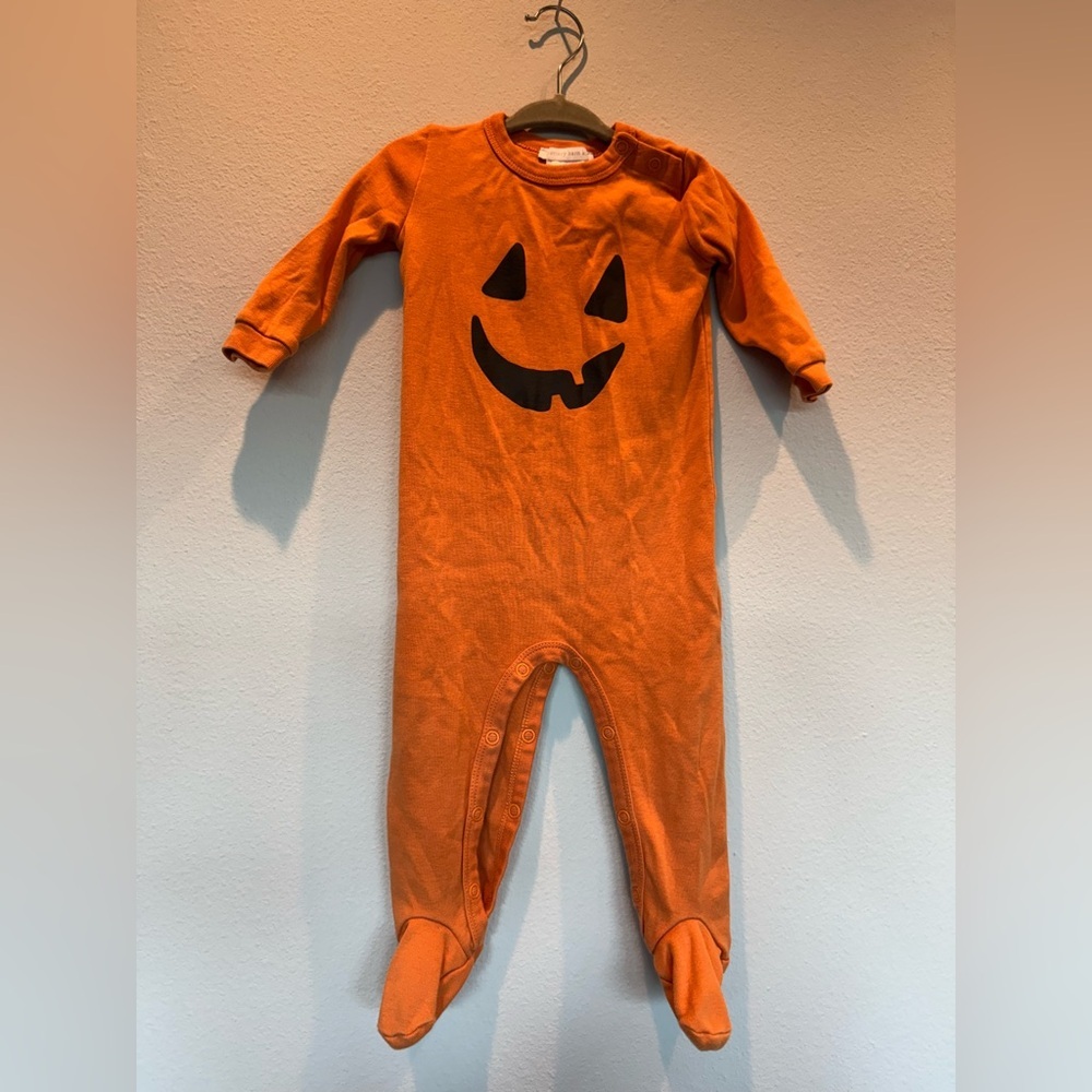 Pottery Barn Kids Pumpkin Footie Pajamas | EUC | 9-12 mo | 100% organic cotton